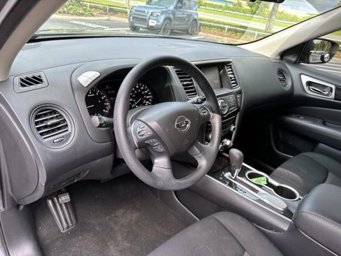 Used 2020 Nissan Pathfinder S image 11