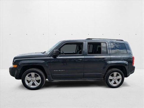 Used 2014 Jeep Patriot Latitude image 3