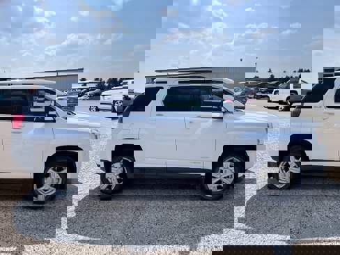 Used 2014 GMC Terrain SLE image 3