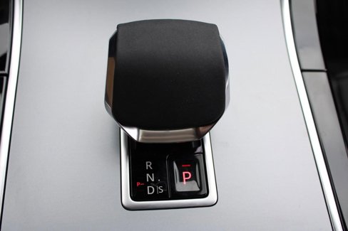 Certified 2025 Land Rover Range Rover Velar S image 27