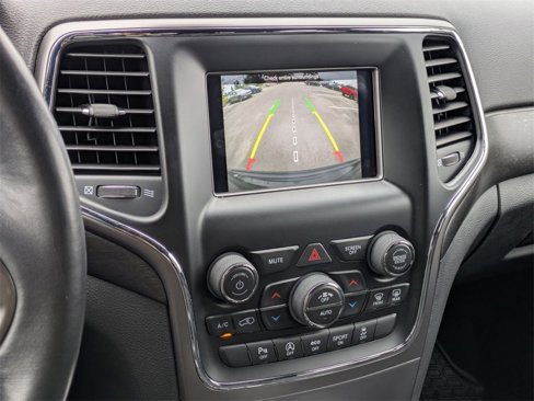 Used 2018 Jeep Grand Cherokee Laredo image 24