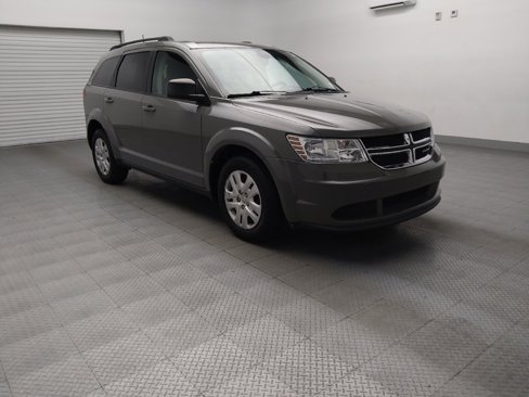 Used 2020 Dodge Journey SE w/ SE Popular Equipment Group image 13