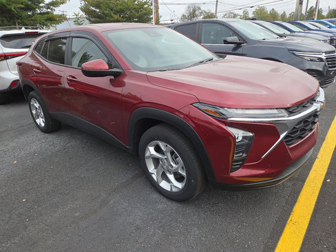 Used 2024 Chevrolet Trax LS w/ LS Convenience Package image 1