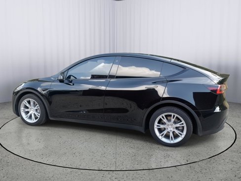 Used 2021 Tesla Model Y Long Range image 4