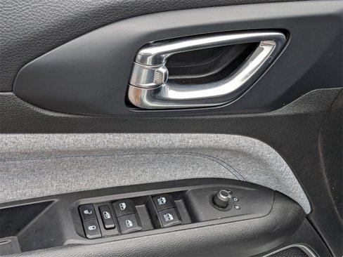 Certified 2023 Jeep Compass Latitude image 10