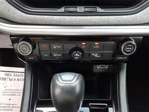 Used 2022 Jeep Compass Latitude image 14