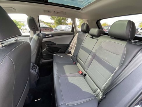Used 2024 Volkswagen Taos SE image 22