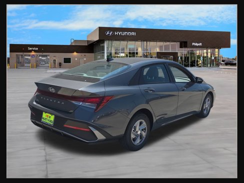 New 2025 Hyundai Elantra SE image 8