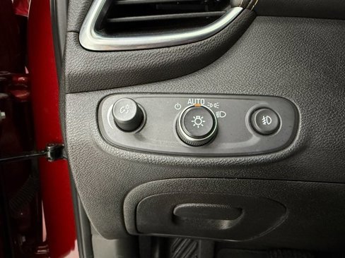 Used 2019 Chevrolet Trax Premier image 9