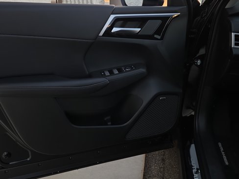 New 2025 Mitsubishi Outlander SE image 6