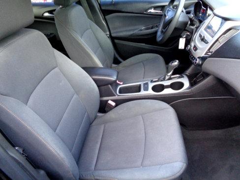 Used 2018 Chevrolet Cruze LS image 31