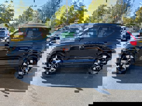Used 2020 Volvo XC40 T5 Momentum image 4