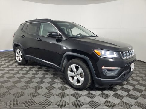 Used 2018 Jeep Compass Latitude w/ Popular Equipment Group image 2
