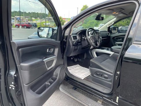 Used 2017 Nissan Titan SV image 13