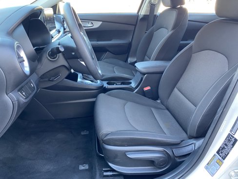 Used 2023 Kia Forte LX image 6
