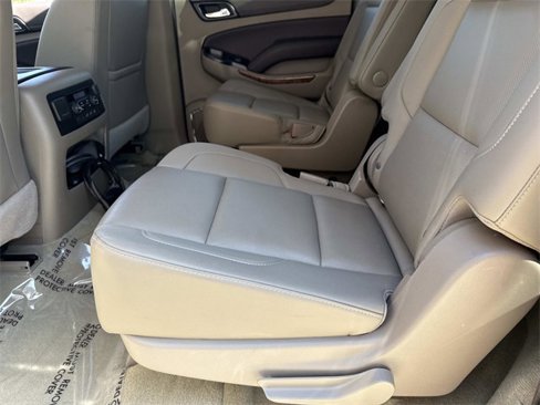 Used 2017 Chevrolet Suburban Premier image 15