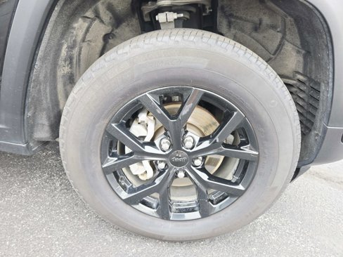 Used 2024 Jeep Grand Cherokee Altitude image 18