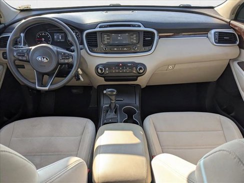 Used 2017 Kia Sorento LX image 30