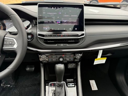 New 2025 Jeep Compass Limited image 26