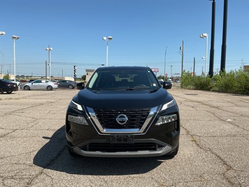 Used 2021 Nissan Rogue SV image 2