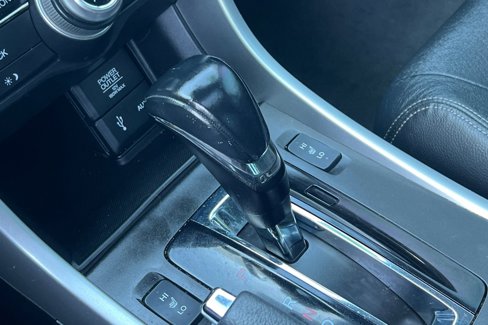 Used 2015 Honda Accord Touring image 17