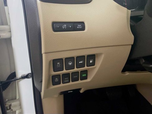 Used 2019 Nissan Rogue SL w/ Premium Package image 8