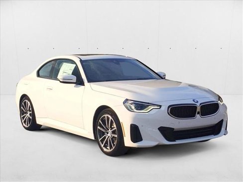 Used 2025 BMW 230i xDrive Coupe w/ Premium Package image 7