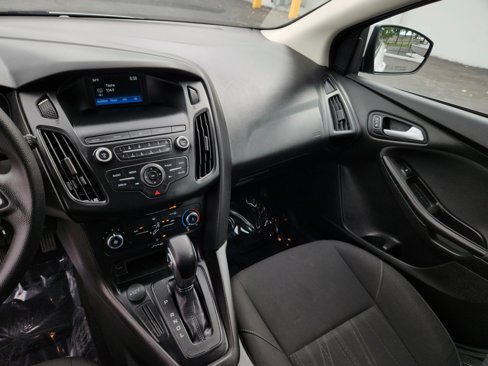 Used 2018 Ford Focus SE image 9