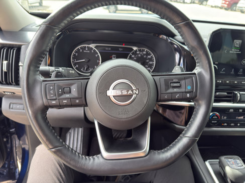Used 2022 Nissan Pathfinder SL image 16
