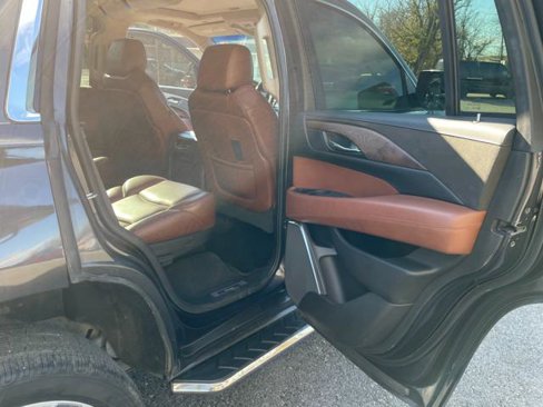 Used 2017 Cadillac Escalade Premium Luxury image 26
