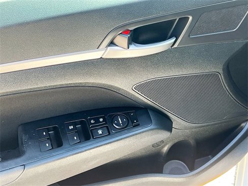 Used 2018 Hyundai Elantra SEL image 4