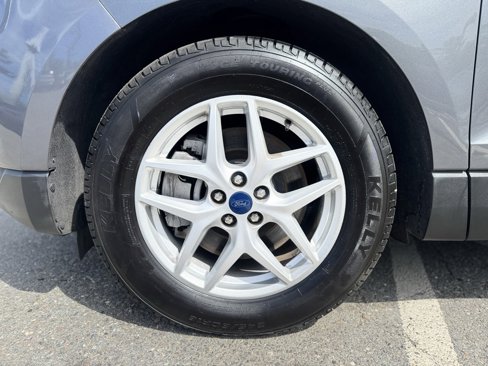 Used 2022 Ford Edge SEL w/ Convenience Package image 3