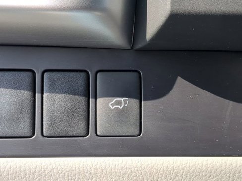 Used 2015 Toyota Highlander XLE image 27