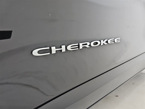 Used 2021 Jeep Cherokee Latitude Plus image 43