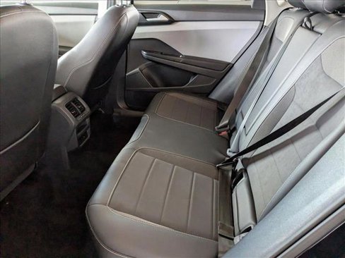 Used 2022 Volkswagen Taos SE w/ Driver Assistance Package image 17