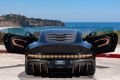 Used 2024 Aston Martin Valour image 44