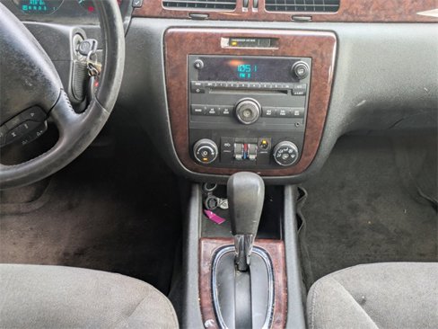 Used 2010 Chevrolet Impala LT image 16