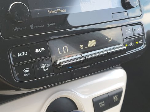 Used 2016 Toyota Prius Four image 29
