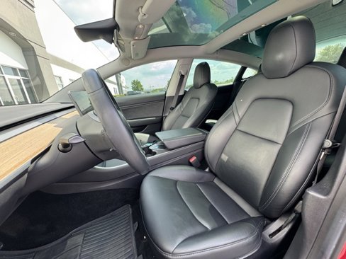 Used 2019 Tesla Model 3 Standard Range image 18