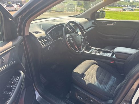 Used 2019 Ford Edge SEL image 17