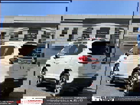 Used 2020 Subaru Ascent Premium w/ Convenience Package image 4