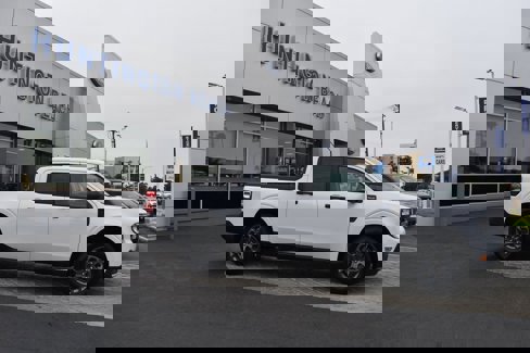New 2025 Ford Maverick XLT w/ Equipment Group 302A image 3