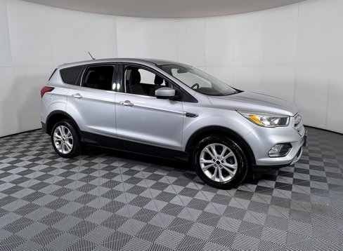 Used 2019 Ford Escape SE image 1