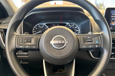 Used 2024 Nissan Rogue SV image 35