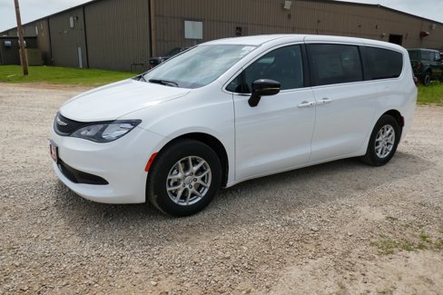 New 2025 Chrysler Voyager LX image 7