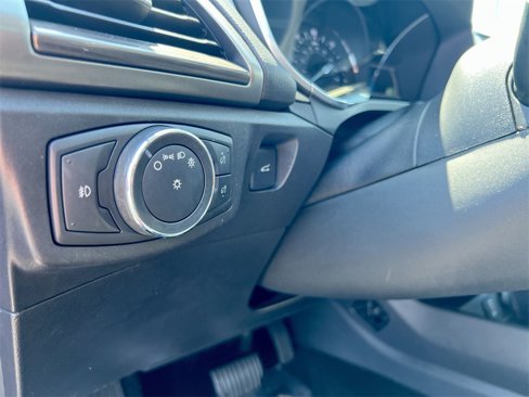 Used 2017 Ford Fusion Energi SE image 16