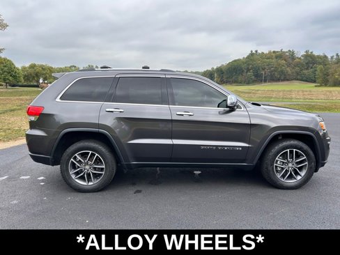 Used 2017 Jeep Grand Cherokee Limited image 10