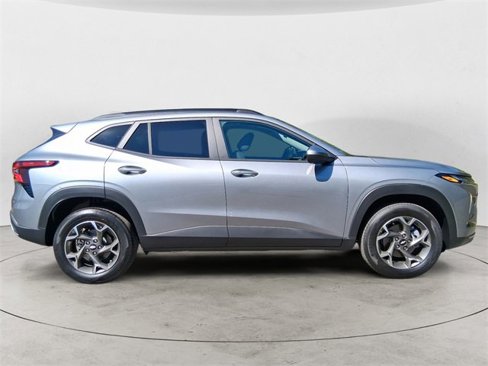 New 2025 Chevrolet Trax LT w/ Driver Confidence Package image 6