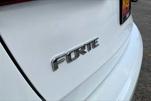 Used 2017 Kia Forte LX image 26