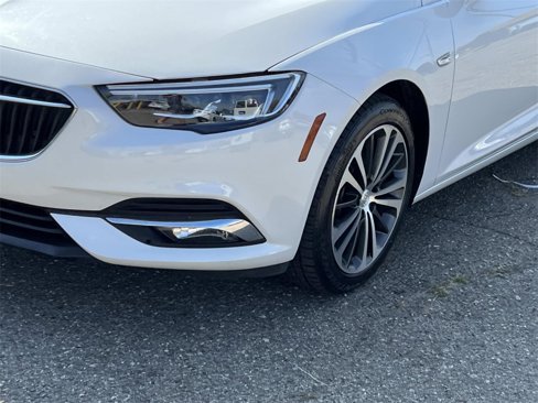 Used 2018 Buick Regal Essence w/ Driver Confidence Package #1 image 8